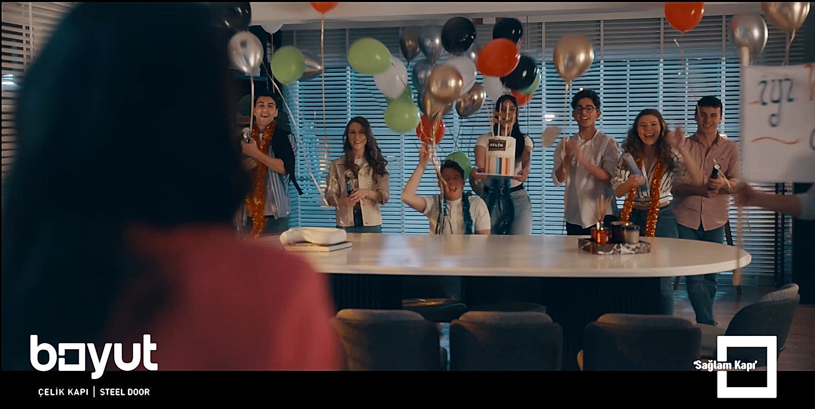 Bu kapılar, size farklı zamanlara, mekanlara veya hikayelere götürebilir. Sıradanlık yerine, sınırsız hayal gücüne sahip olan bir dünyaya adım atabilirsiniz.